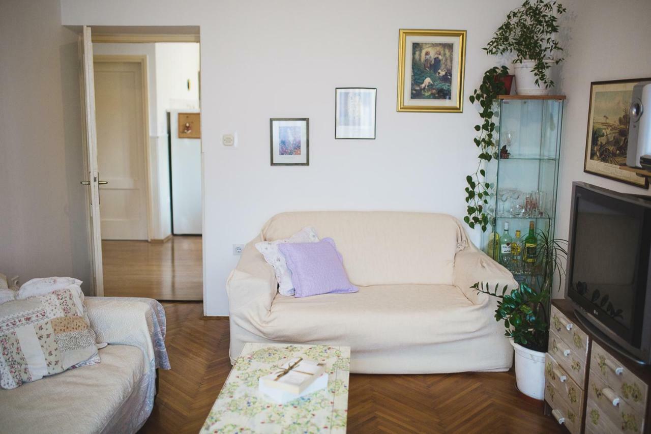 Apartment Ema ชิเบนิก ภายนอก รูปภาพ